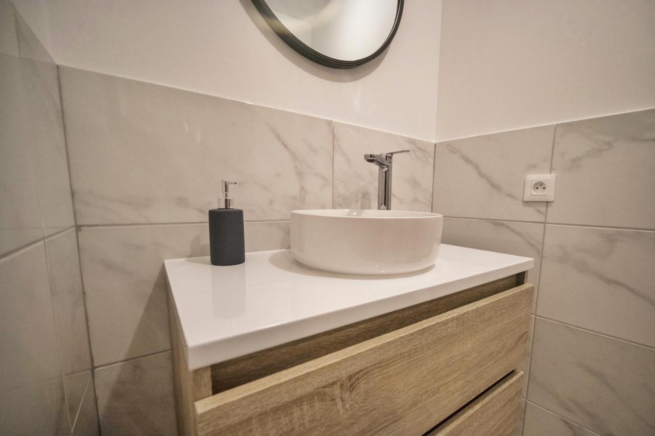 ❂ Les Logis De La Tremoille ❂ Cozy ❂ Netflix ❂ Apartment Thouars Luaran gambar