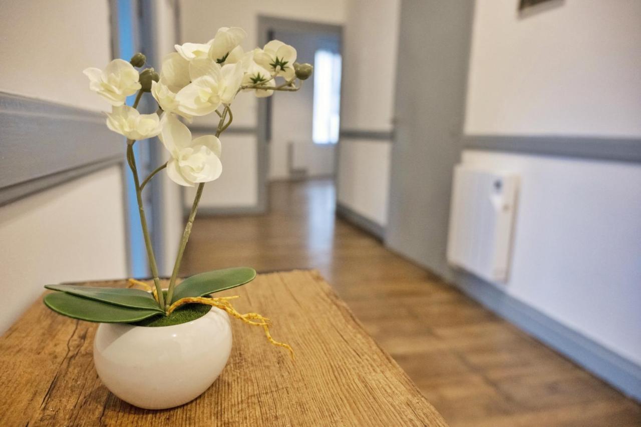❂ Les Logis De La Tremoille ❂ Cozy ❂ Netflix ❂ Apartment Thouars Luaran gambar